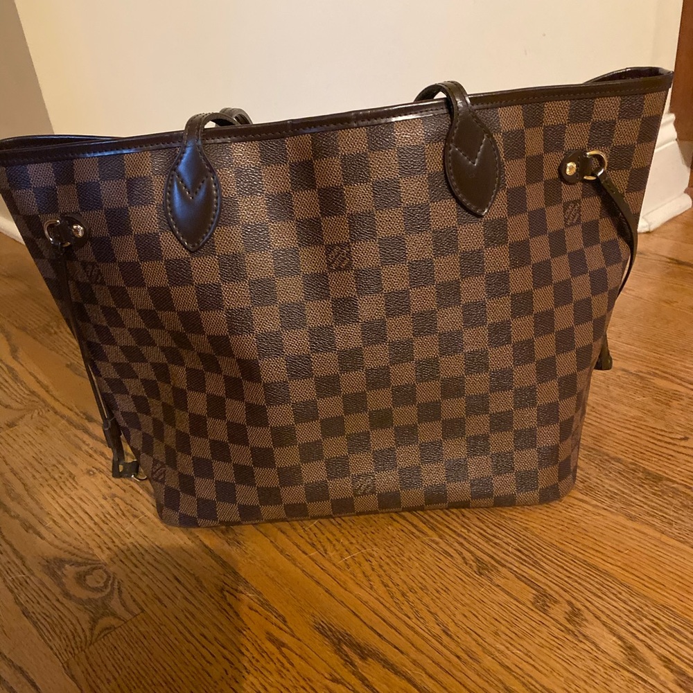 AUTHENTIC, Luis Vuitton Neverfull MM.